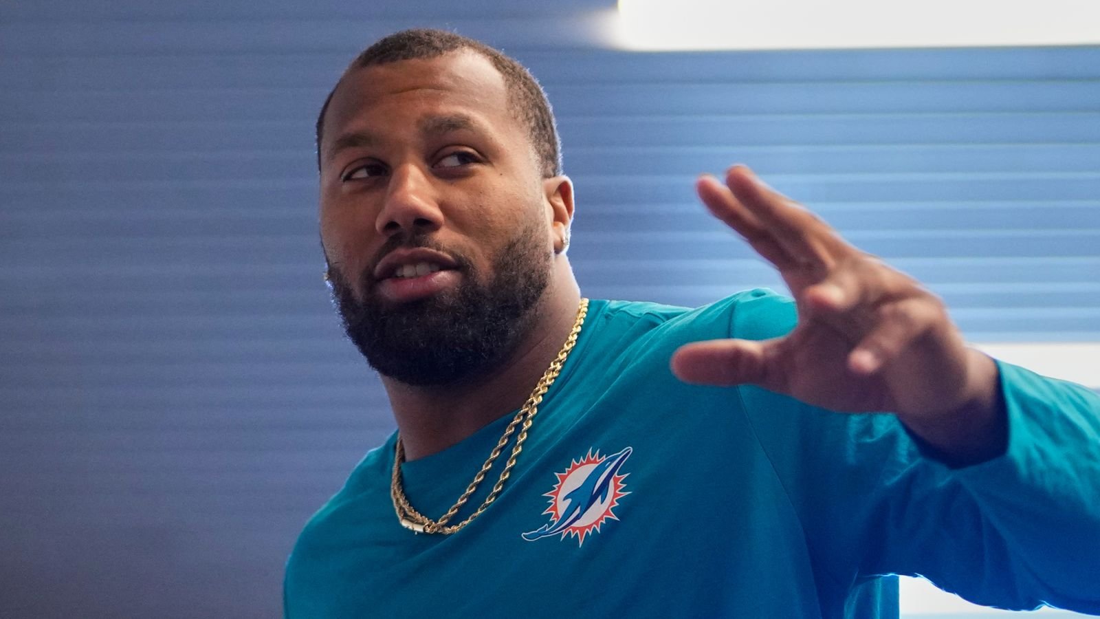 NFL Madrid: Bradley Chubb pays tribute to 'little king' Mike McDaniel, says Miami Dolphins can use Buffalo Bills win as catalyst | NFL news