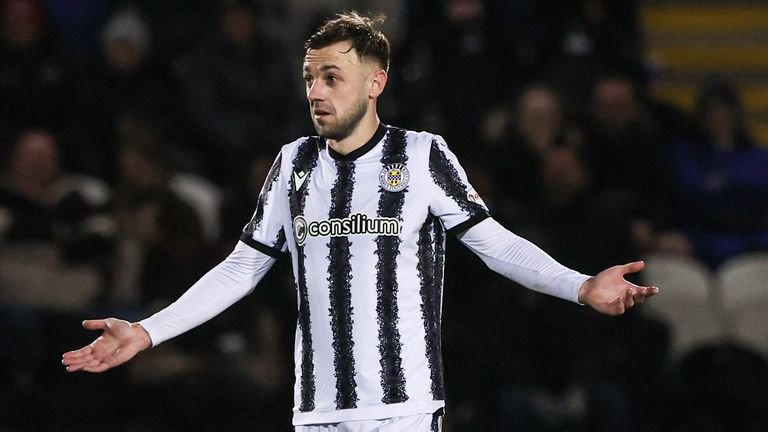 PAISLEY, SCOTLAND - NOVEMBER 22: St Mirren's Conor McMenamin looks dejected as Liam Scales own goal is disallowed during a William Hill Premier League match between St Mirren and Celtic at SMiSA Stadium on November 22, 2025 in Paisley, Scotland. (Photo by Craig Williamson / SNS Group)