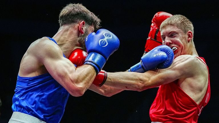 Stott hammers his opponent to secure a stoppage victory.