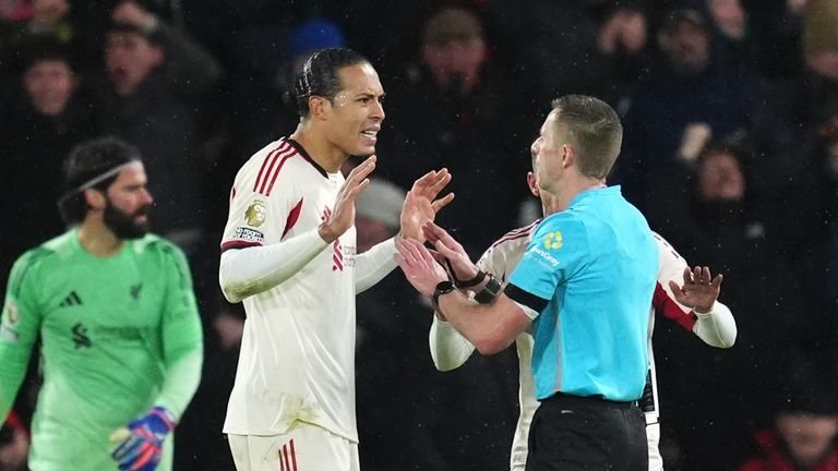 Liverpool captain Virgil van Dijk complains about Bournemouth's late winner
